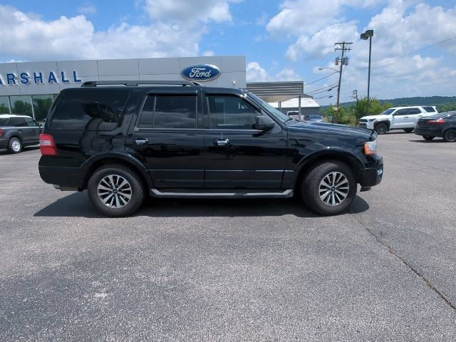 Used 2017 Ford Expedition XLT w/ Equipment Group 202A AWD/4WD image 18