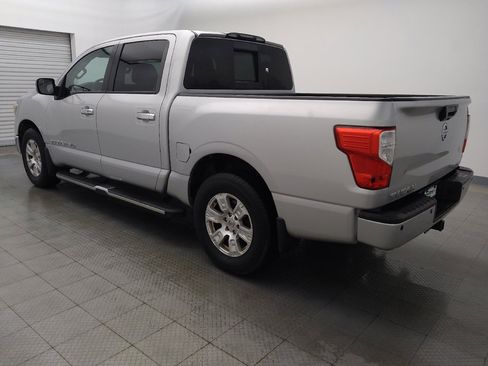 Used 2019 Nissan Titan SV w/ SV Convenience Package image 3