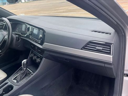 Used 2019 Volkswagen Jetta R-Line w/ R-Line Cold Weather Package FWD image 21
