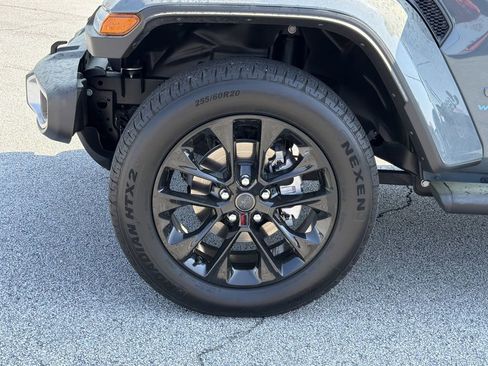 Used 2025 Jeep Wrangler Sahara w/ Safety Group image 29