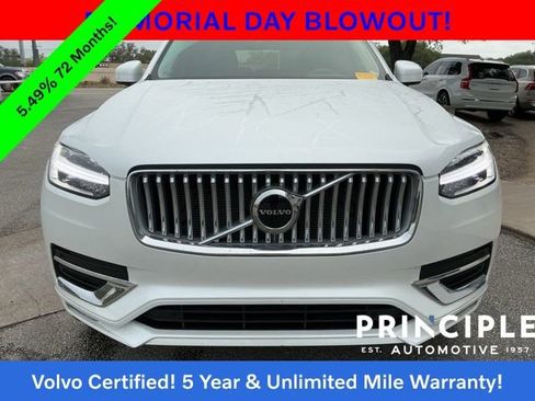 Certified 2025 Volvo XC90 B5 Core AWD/4WD image 3