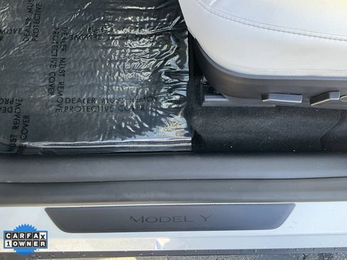 Used 2021 Tesla Model Y Long Range image 14