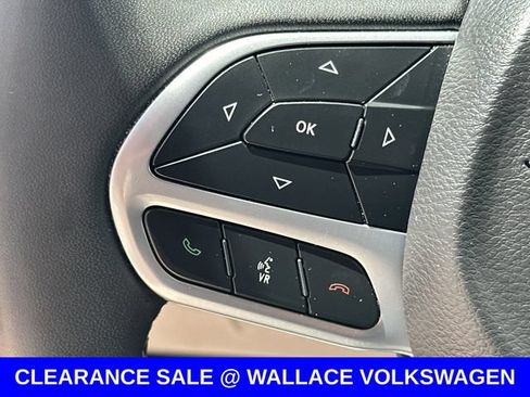 Used 2024 Chrysler Pacifica Touring-L FWD image 19
