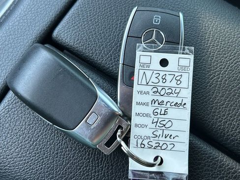 Used 2024 Mercedes-Benz GLE 450 4MATIC image 37