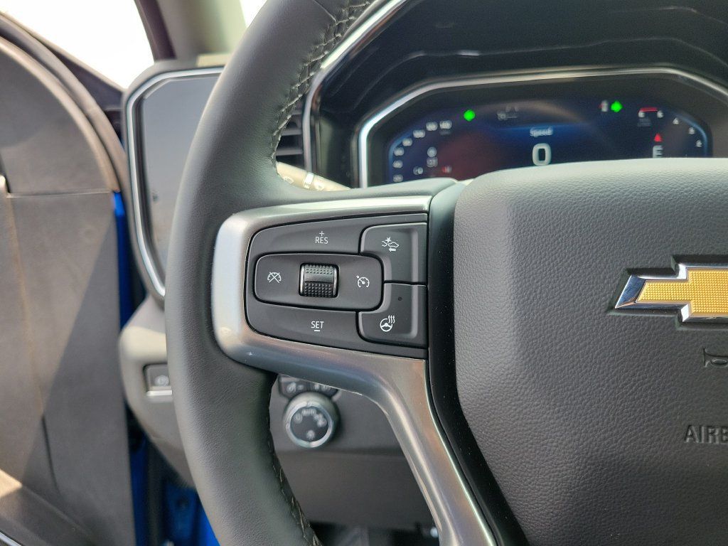 Used 2023 Chevrolet Silverado 1500 LT AWD/4WD image 24