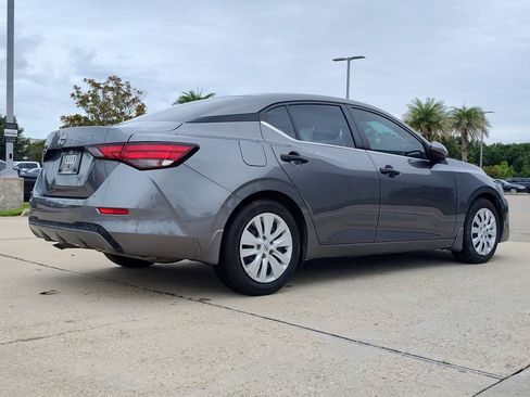 Used 2025 Nissan Sentra S FWD image 9