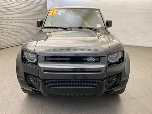 Used 2025 Land Rover Defender 110 X-Dynamic SE AWD/4WD image 3