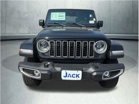 New 2025 Jeep Wrangler Unlimited Sahara AWD/4WD image 5