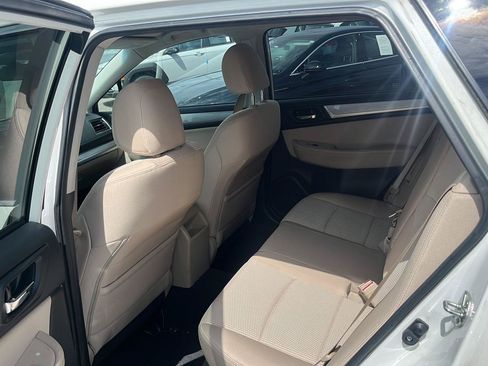 Used 2015 Subaru Outback 2.5i Premium AWD/4WD image 8