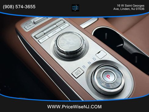 Used 2022 Genesis GV70 2.5T w/ Advanced Package image 19