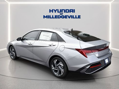 New 2026 Hyundai Elantra Limited FWD image 2