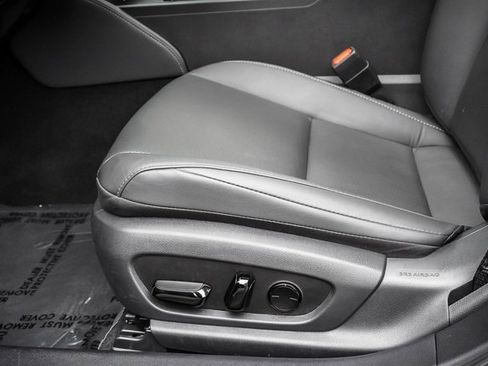 Certified 2025 Lexus ES 300h w/ Premium Package image 11