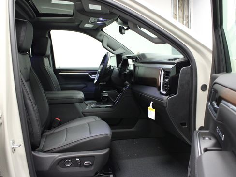 New 2026 GMC Sierra 1500 Denali w/ Technology Package AWD/4WD image 16