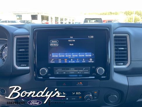 Used 2023 Nissan Frontier SV w/ SV Convenience Package image 5