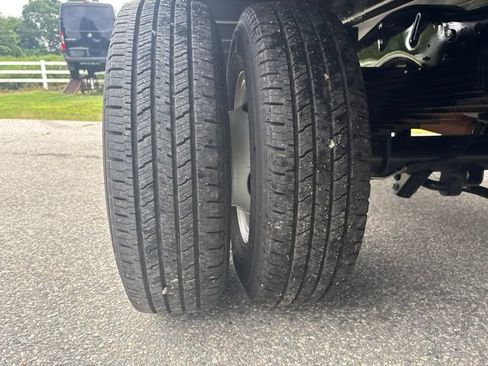Used 2027 Ford E-450 and Econoline 450 Super Duty w/ Interior Upgrade Package RWD image 9