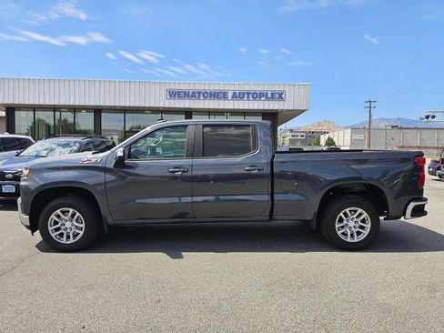 Used 2021 Chevrolet Silverado 1500 LT w/ Z71 Off-Road Package AWD/4WD image 2