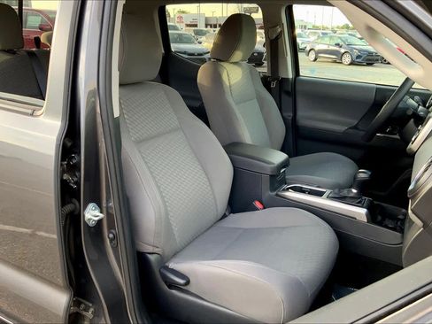 Used 2023 Toyota Tacoma SR5 w/ Technology Package image 9