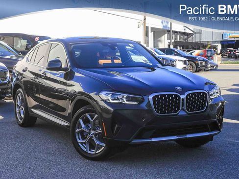 Used 2025 BMW X4 xDrive30i image 1