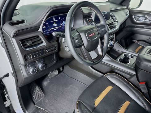 Used 2023 GMC Yukon AT4 w/ Technology Package image 9