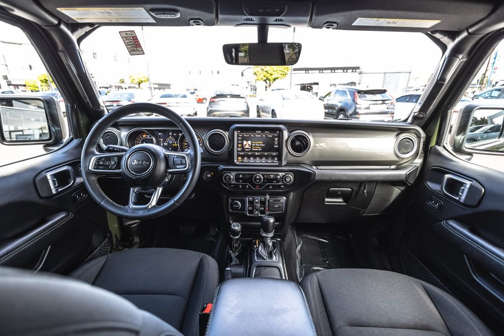 Used 2023 Jeep Wrangler Unlimited Sahara AWD/4WD image 22