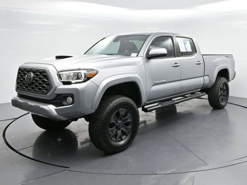 Used 2020 Toyota Tacoma TRD Sport RWD image 3