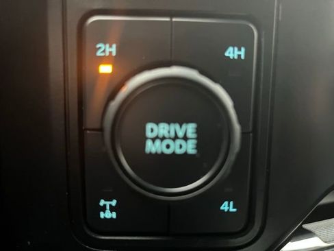 Used 2023 Ford F350 Lariat w/ Chrome Package image 23