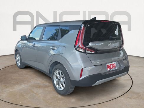 Certified 2025 Kia Soul LX w/ LX Technology Package FWD image 6