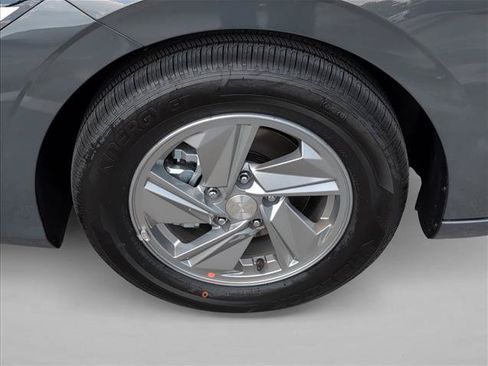 New 2026 Hyundai Elantra SE FWD image 10