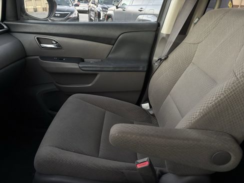 Used 2014 Honda Odyssey EX image 4