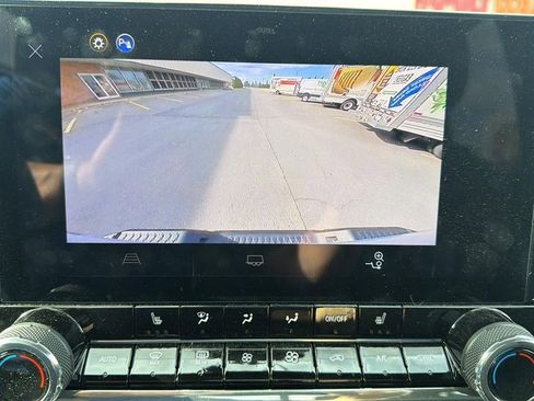 Used 2026 Chevrolet Colorado Trail Boss AWD/4WD image 10