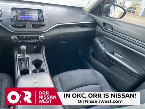 Used 2024 Nissan Altima 2.5 S image 19