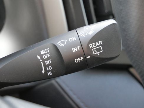 Used 2016 Toyota RAV4 LE image 34