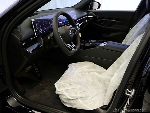 New 2026 BMW 530i xDrive w/ M Sport Package image 11