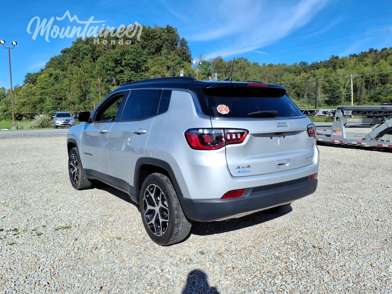 Used 2024 Jeep Compass Limited AWD/4WD image 7