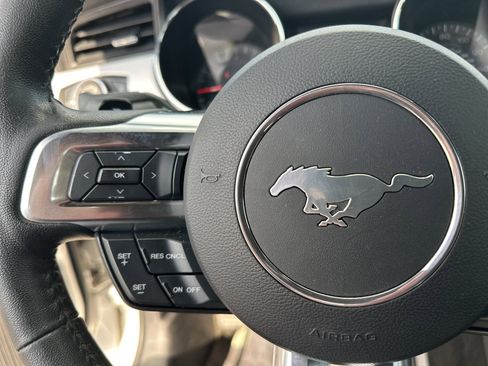 Used 2017 Ford Mustang Premium image 21