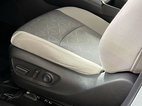 Used 2022 Toyota RAV4 XLE image 12