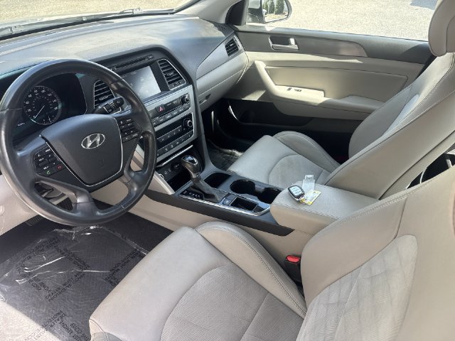 Used 2016 Hyundai Sonata Sport w/ Option Group 1V FWD image 15