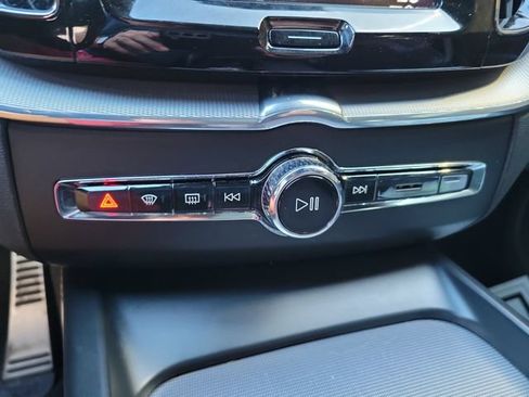Used 2019 Volvo XC60 T8 R-Design w/ Advanced Package AWD/4WD image 24