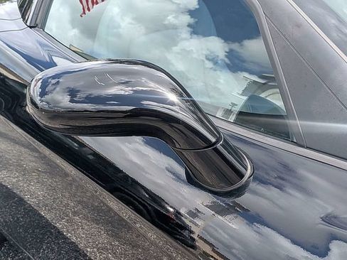 Used 2005 Chevrolet Corvette Coupe w/ Preferred Equipment Group RWD image 10