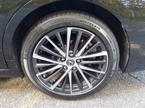 Certified 2024 Lexus ES 350 w/ Premium Package image 20