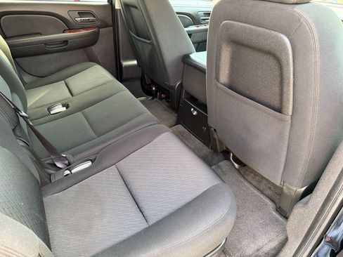 Certified 2011 Chevrolet Suburban LS RWD image 28