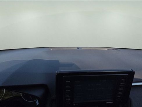 Used 2021 Toyota RAV4 XLE image 9