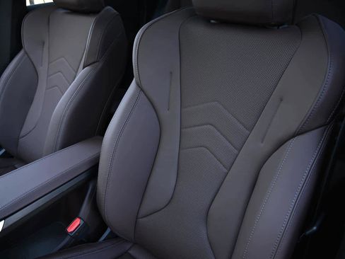 Used 2024 BMW X1 xDrive28i w/ Premium Package image 5