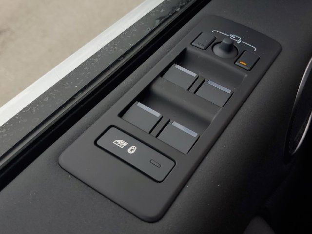 Certified 2026 Land Rover Discovery S AWD/4WD image 24