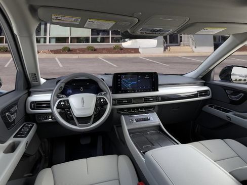 Used 2026 Lincoln Aviator AWD image 9