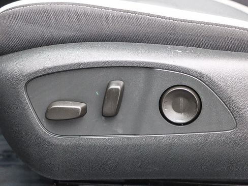 Certified 2025 Honda Prologue EX image 20