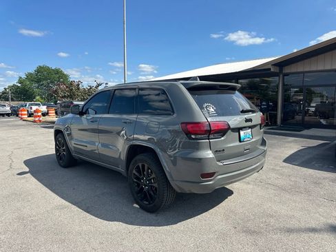 Used 2020 Jeep Grand Cherokee Altitude AWD/4WD image 4