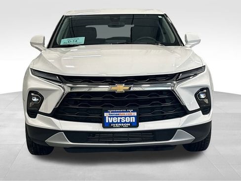 Used 2025 Chevrolet Blazer LT image 2