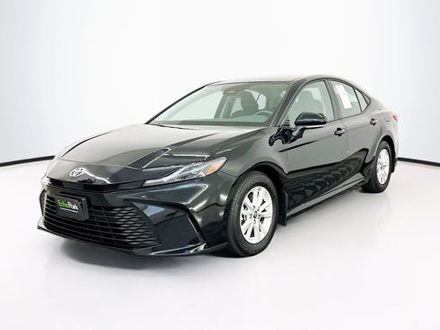 Used 2025 Toyota Camry LE w/ Convenience Package FWD image 3
