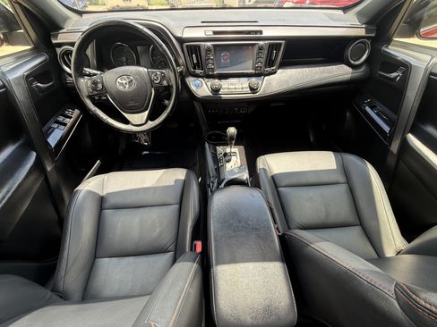 Used 2018 Toyota RAV4 SE AWD/4WD image 11